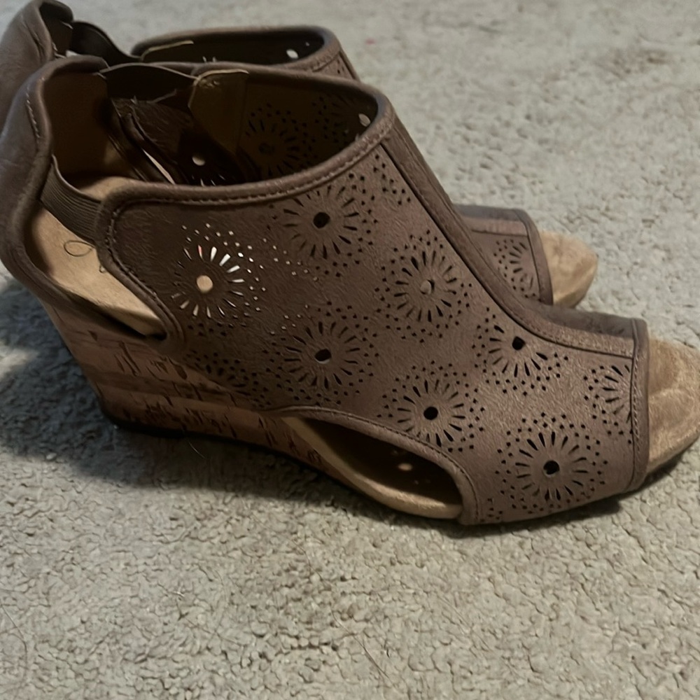 Women wedge sandals size 9